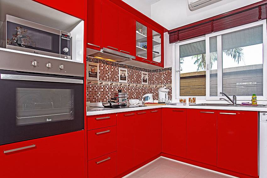 Kitchen room with microwave Of Thammachat P3 Vints No.141