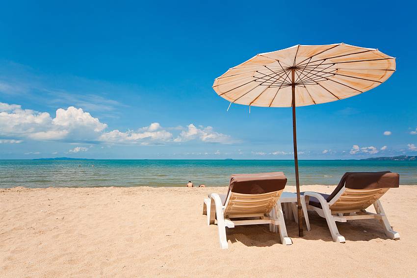 Quiet beach close to Fantasia Apartment in Pattaya