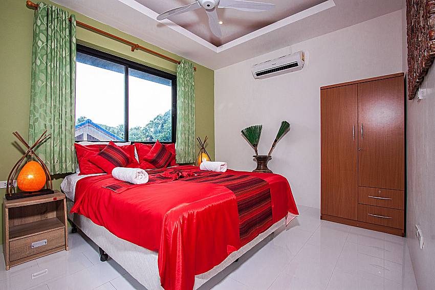 Bedroom with shelves of Banthai Villa 12 (First)