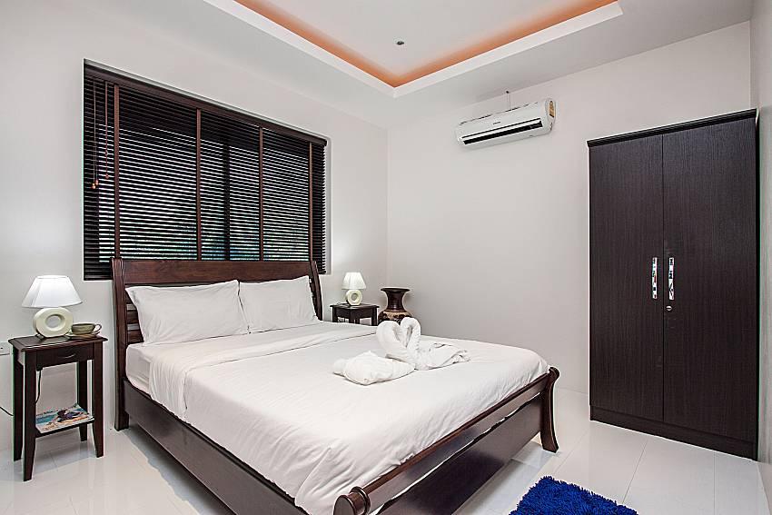 Bedroom with wardrobe of Banthai Villa 13 (Second)