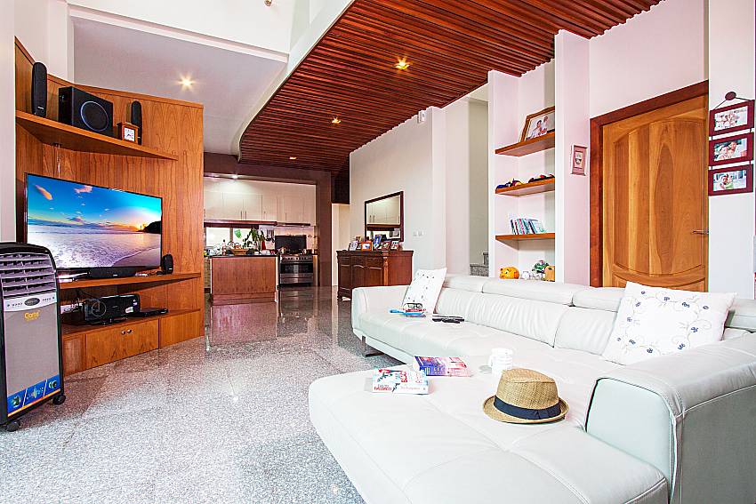Living room with TV of Pensri Villa