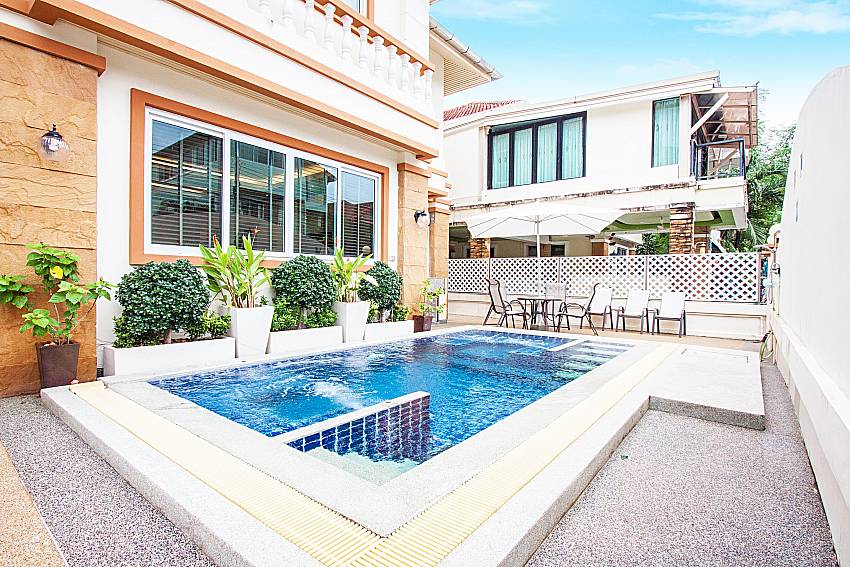 Swimming pool in front of the house of Baan Sanun 1