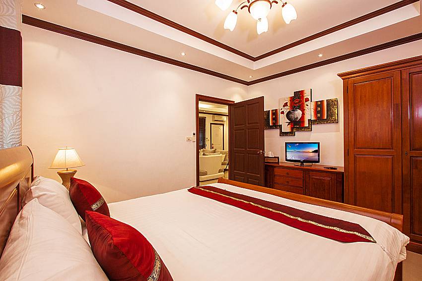Bedrooms decorated with beautiful lamps of Baan Sanun 2