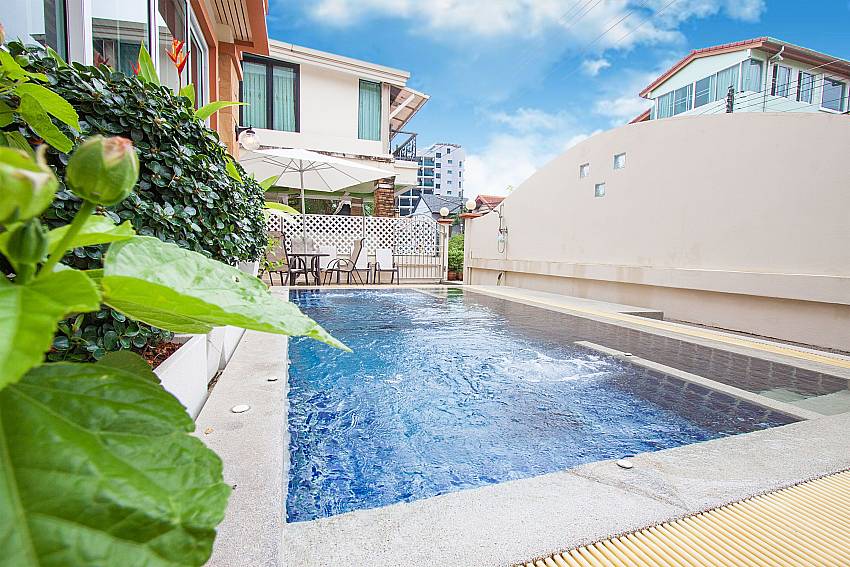 Relax at your pool of Baan Sanun 3 in Patong Phuket